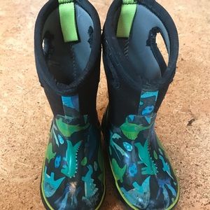 Bogs. Toddler 9. Dinosaurs.